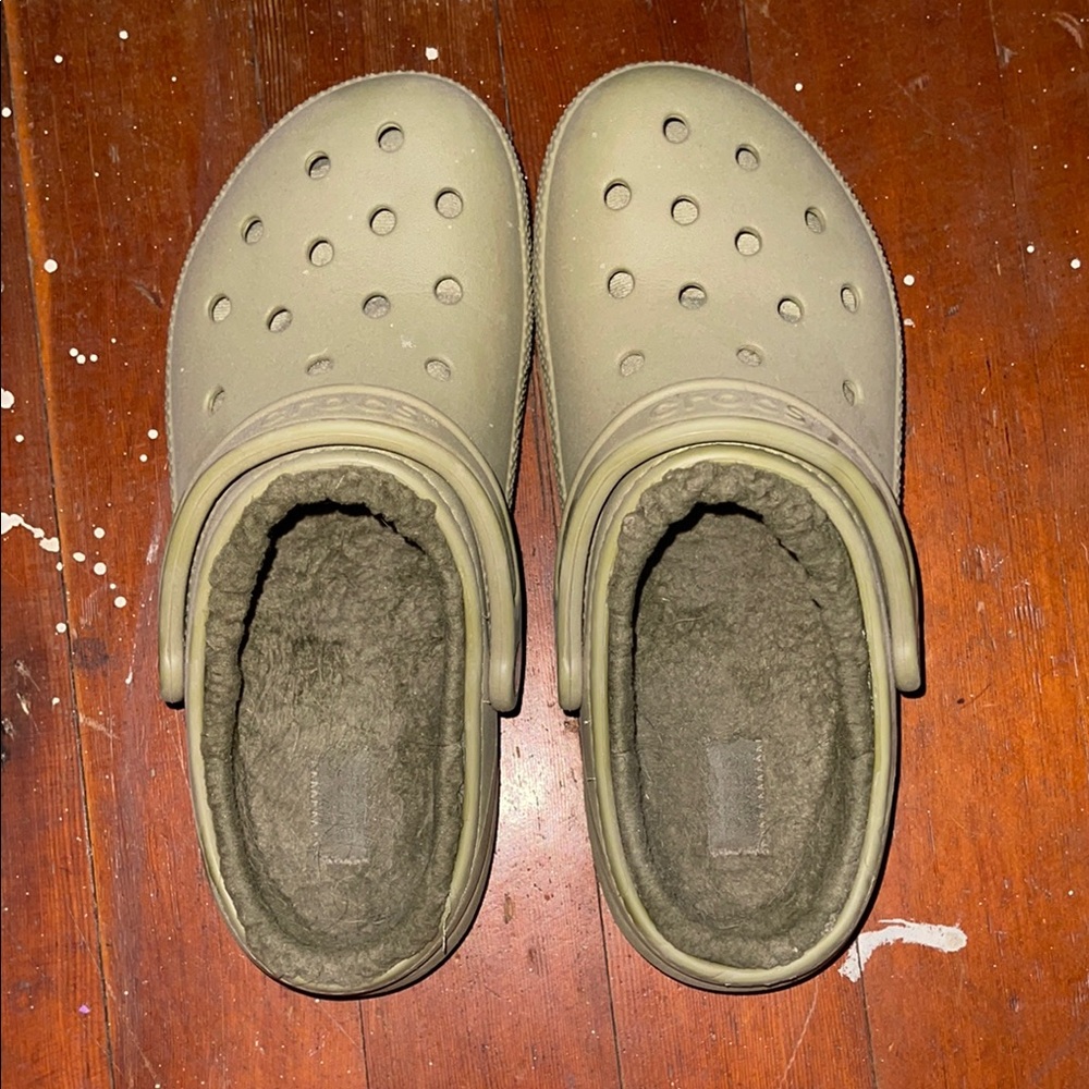 CROCS Green Fuzzy Lined Slippers